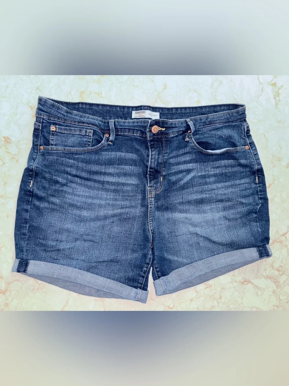 Signature by Levi Strauss Rolled Hem Jean Shorts 4” - size 16 - W33 - Picture 1 of 5